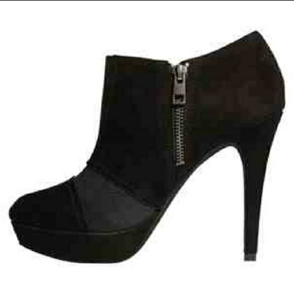 Jessica Simpson Booties - Picture 3 of 4